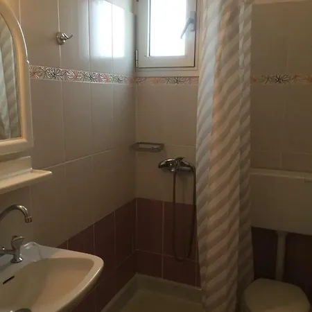 Aggeliki-smaro Néos Pírgos